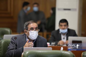 ناصر امانی در واکنش به ارائه گزارش معاون فنی و عمرانی: برنامه تکمیل شبکه آبهای سطحی و بهسازی پل‌های تهران اعلام شود